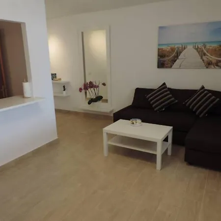 Apartment Blue Turtle Apartment, Next To The Puerto del Carmen (Lanzarote)